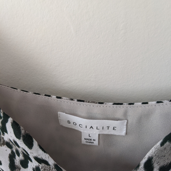 Black and White Animal Print Camisole - Picture 3 of 5